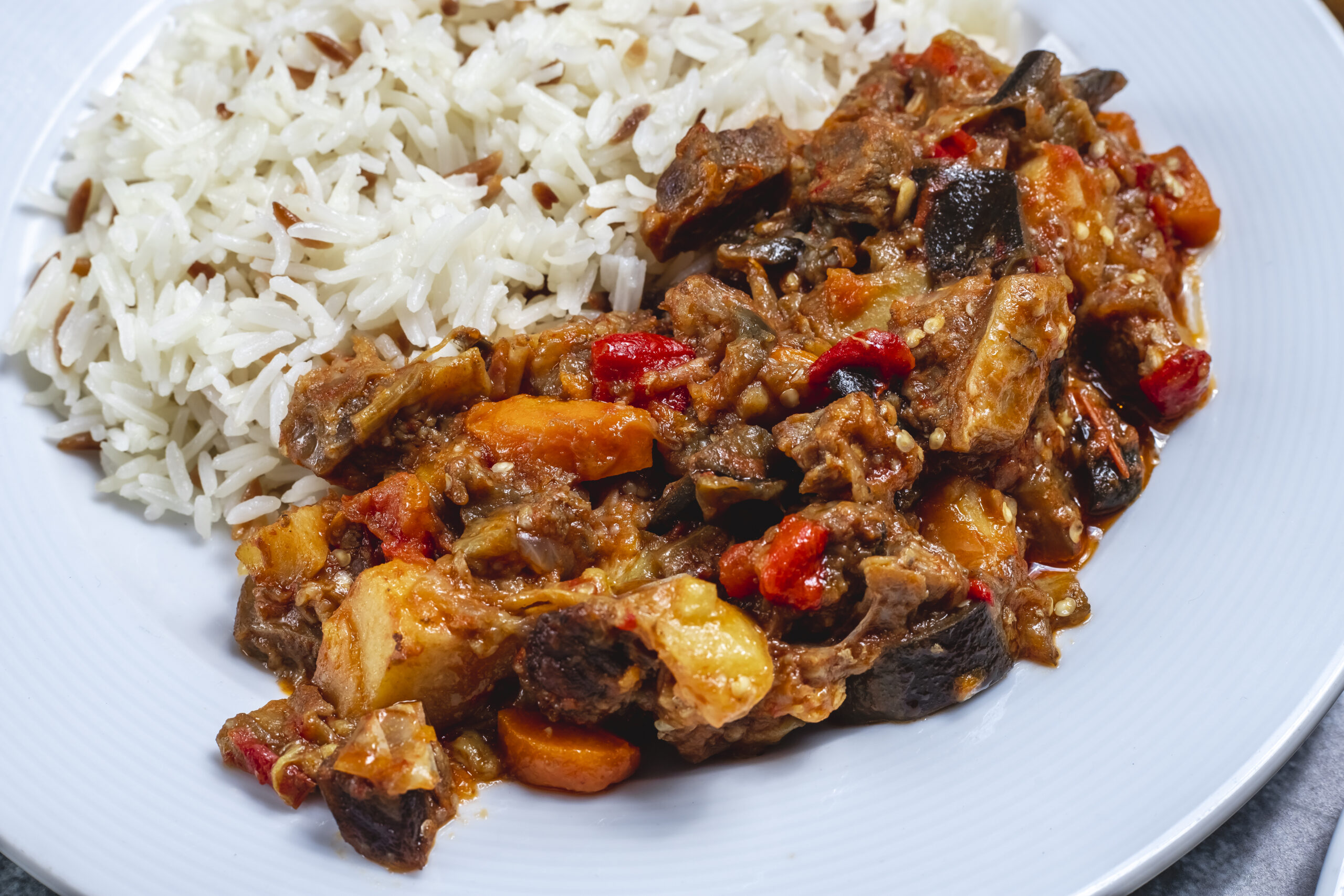 Yassa mit Poulet